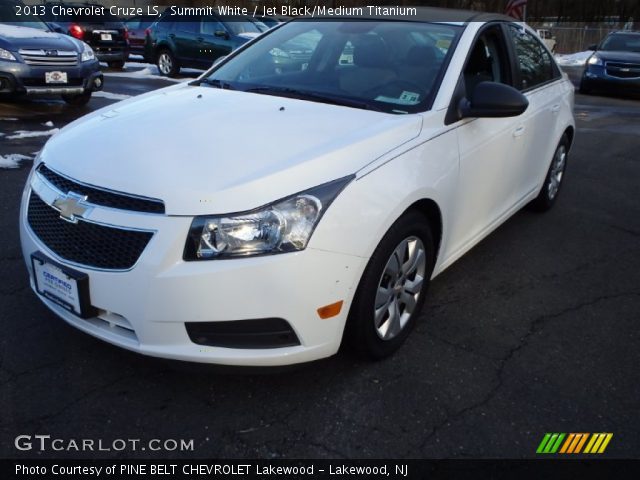 2013 Chevrolet Cruze LS in Summit White
