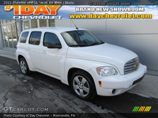 2011 Chevrolet HHR LS in Arctic Ice White