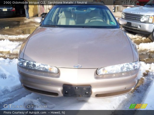 2000 Oldsmobile Intrigue GLS in Sandstone Metallic