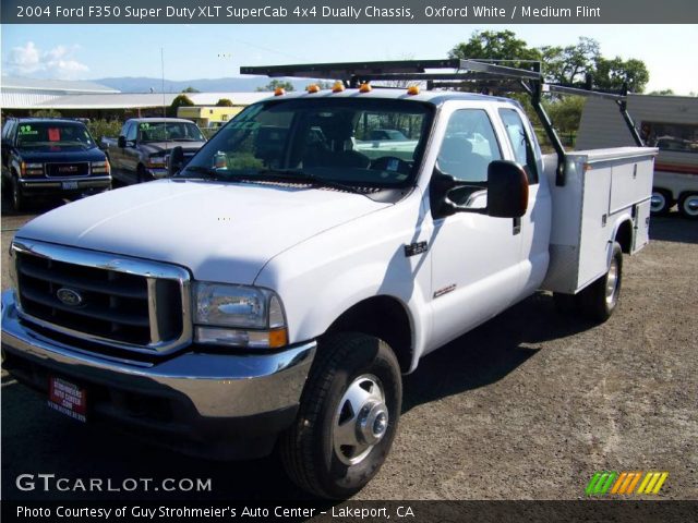 2004 Ford F350 Super Duty XLT SuperCab 4x4 Dually Chassis in Oxford White