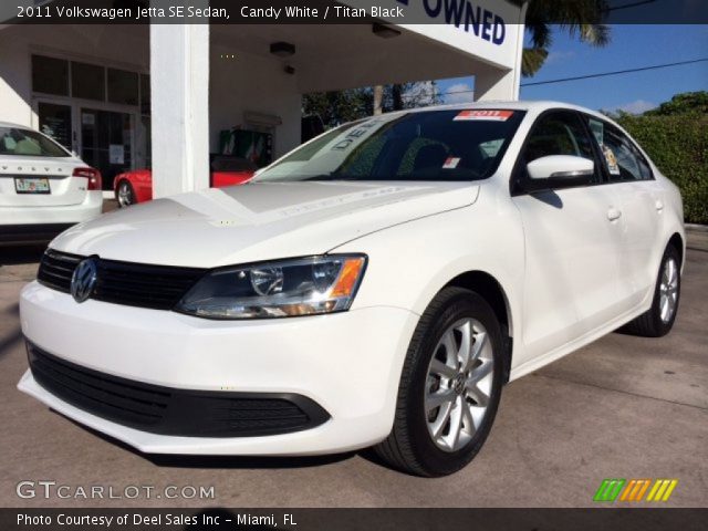 2011 Volkswagen Jetta SE Sedan in Candy White