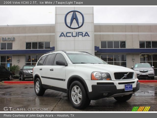 2006 Volvo XC90 2.5T in Ice White