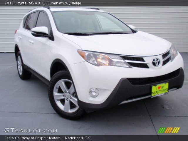 2013 Toyota RAV4 XLE in Super White