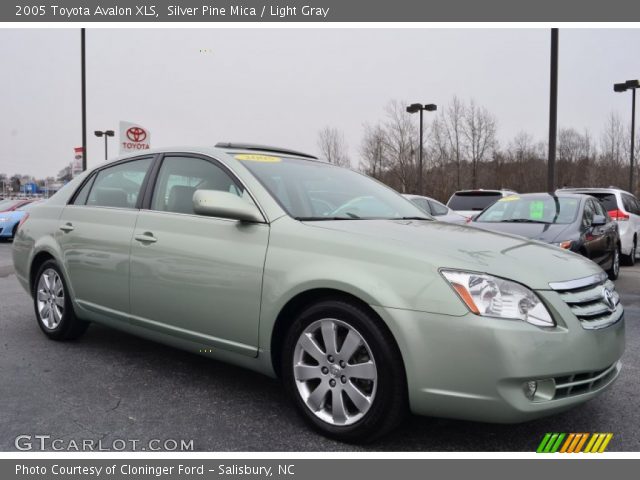 2005 Toyota Avalon XLS in Silver Pine Mica