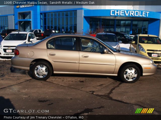 1998 Chevrolet Malibu Sedan in Sandrift Metallic