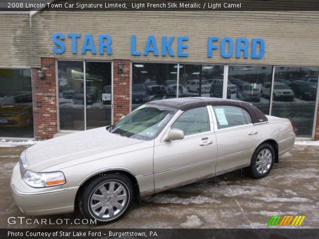 2008 Lincoln Town Car Signature Limited in Light French Silk Metallic