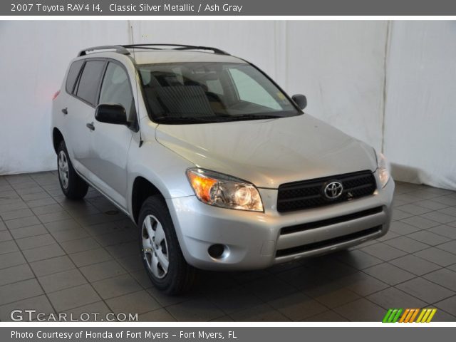 2007 Toyota RAV4 I4 in Classic Silver Metallic