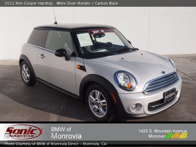 2011 Mini Cooper Hardtop in White Silver Metallic