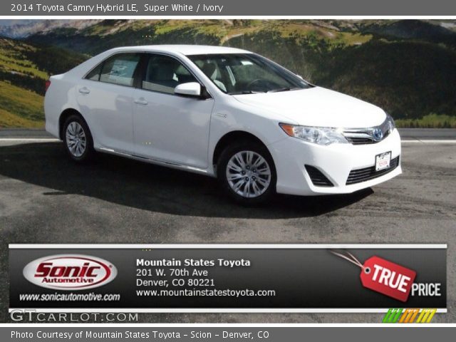 2014 Toyota Camry Hybrid LE in Super White