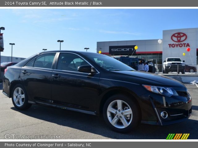 2014 Toyota Camry SE in Attitude Black Metallic