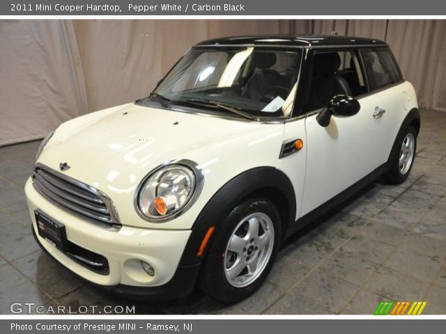 2011 Mini Cooper Hardtop in Pepper White