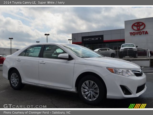 2014 Toyota Camry LE in Super White