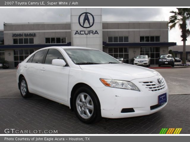 2007 Toyota Camry LE in Super White