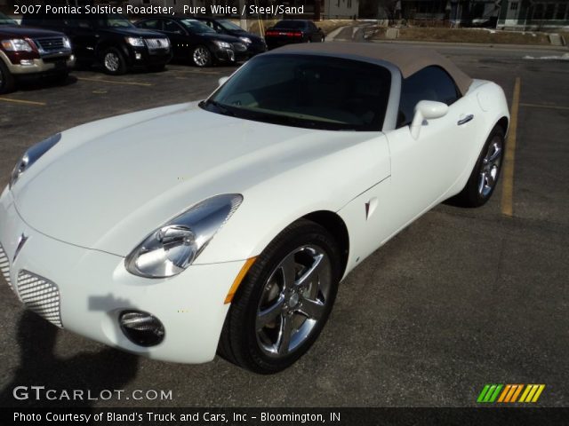 2007 Pontiac Solstice Roadster in Pure White