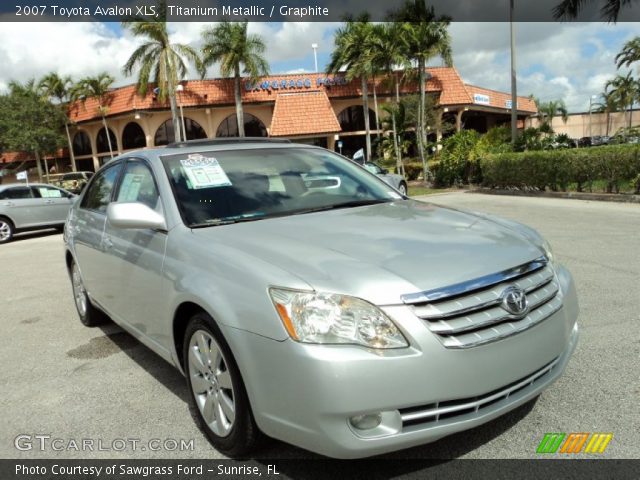 2007 Toyota Avalon XLS in Titanium Metallic