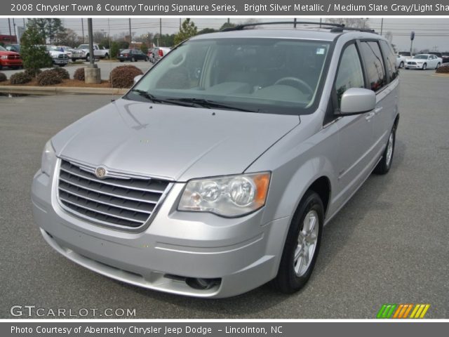 2008 Chrysler Town & Country Touring Signature Series in Bright Silver Metallic