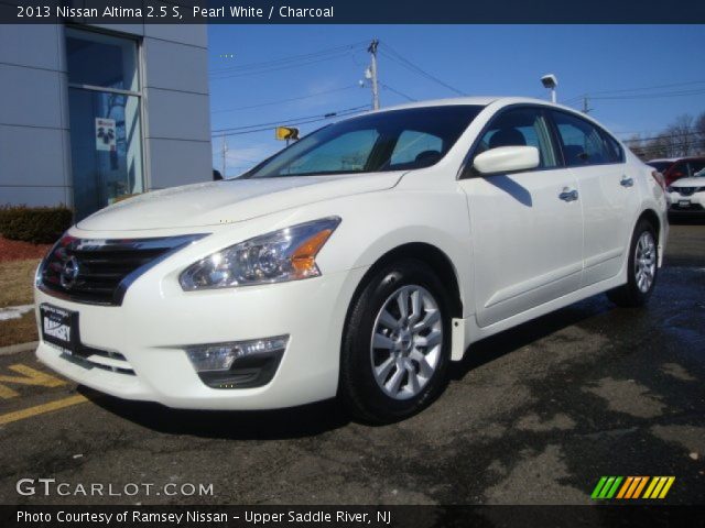 2013 Nissan Altima 2.5 S in Pearl White