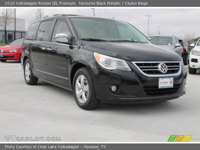 2010 Volkswagen Routan SEL Premium in Nocturne Black Metallic