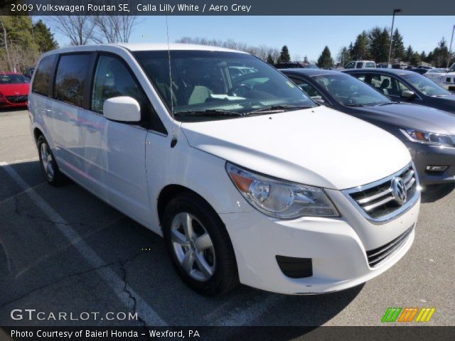 2009 Volkswagen Routan SE in Calla Lilly White