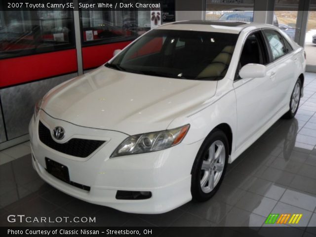 2007 Toyota Camry SE in Super White