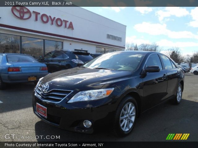 2011 Toyota Camry XLE in Black