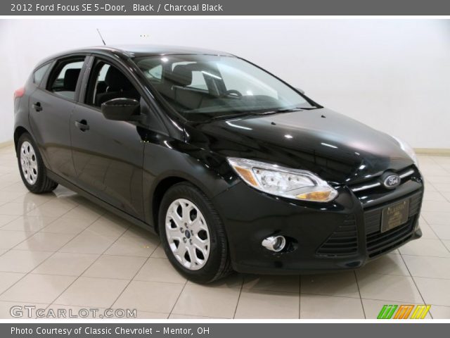 2012 Ford Focus SE 5-Door in Black