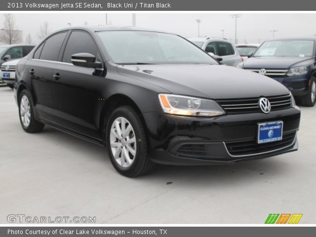 2013 Volkswagen Jetta SE Sedan in Black Uni
