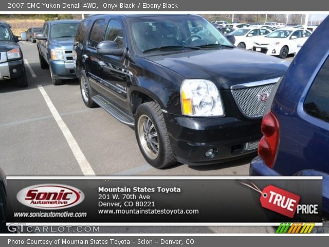 2007 GMC Yukon Denali AWD in Onyx Black