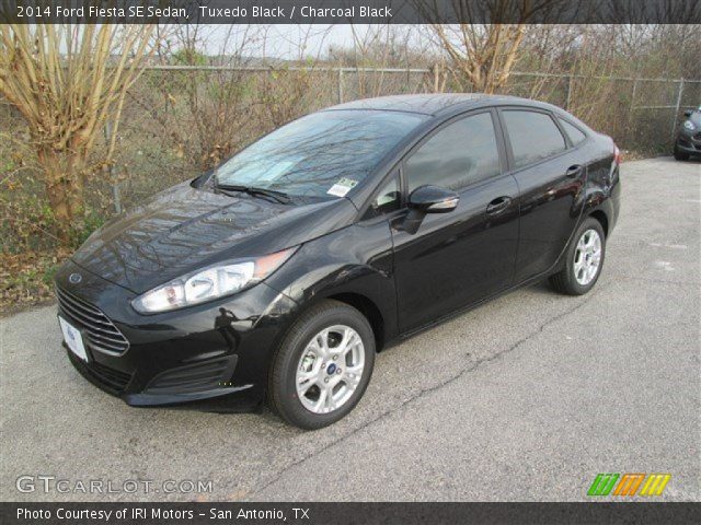 2014 Ford Fiesta SE Sedan in Tuxedo Black