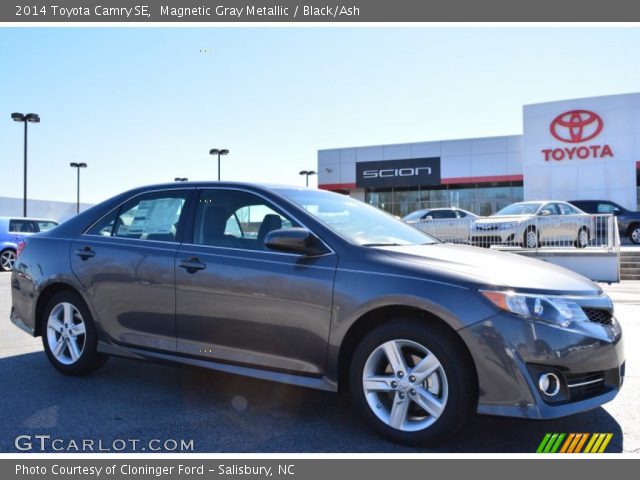 2014 Toyota Camry SE in Magnetic Gray Metallic