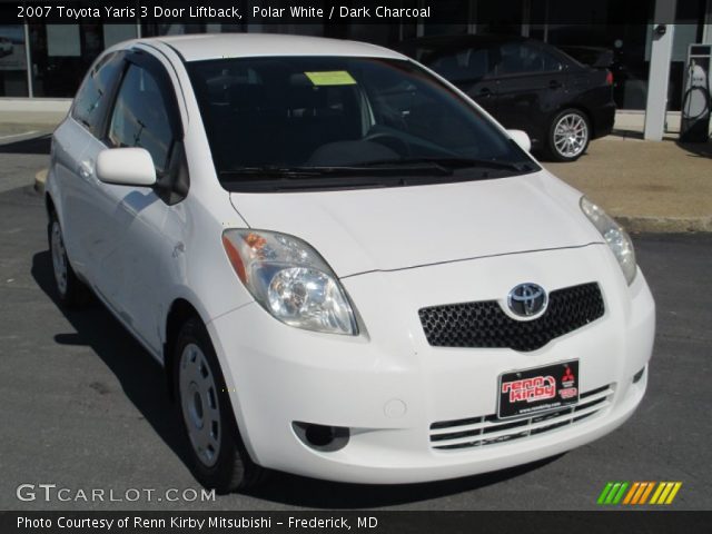 2007 Toyota Yaris 3 Door Liftback in Polar White