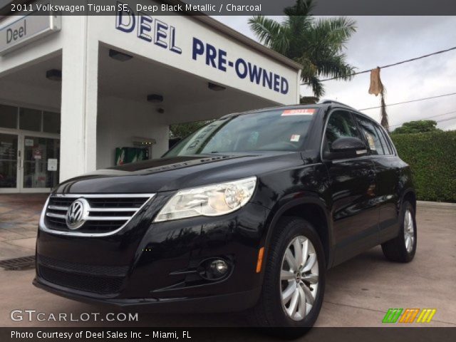2011 Volkswagen Tiguan SE in Deep Black Metallic