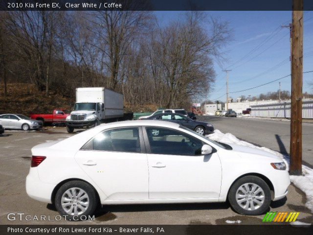 2010 Kia Forte EX in Clear White