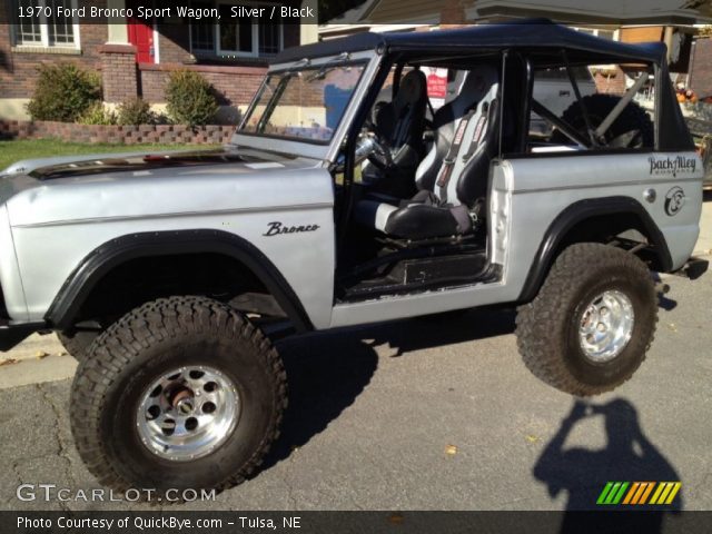 1970 Ford Bronco Sport Wagon in Silver