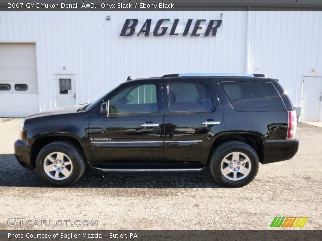 2007 GMC Yukon Denali AWD in Onyx Black
