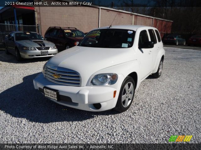 2011 Chevrolet HHR LS in Arctic Ice White