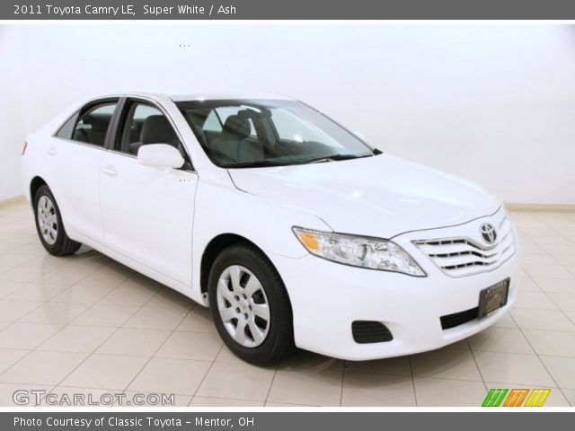 2011 Toyota Camry LE in Super White