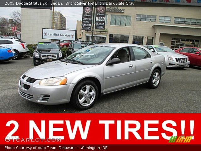 2005 Dodge Stratus SXT Sedan in Bright Silver Metallic