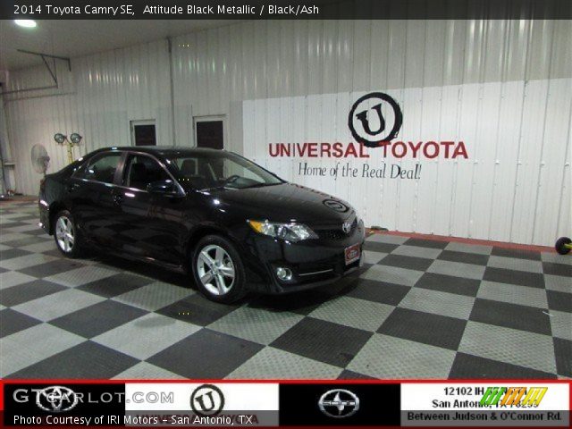 2014 Toyota Camry SE in Attitude Black Metallic