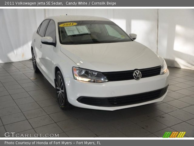 2011 Volkswagen Jetta SE Sedan in Candy White