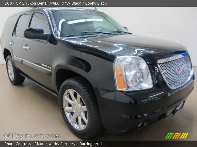 2007 GMC Yukon Denali AWD in Onyx Black