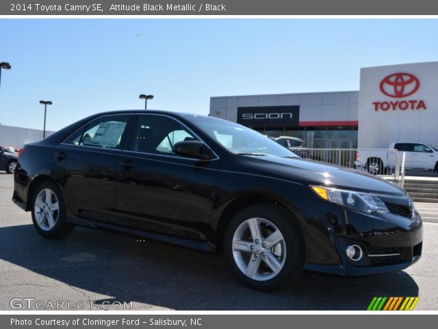 2014 Toyota Camry SE in Attitude Black Metallic