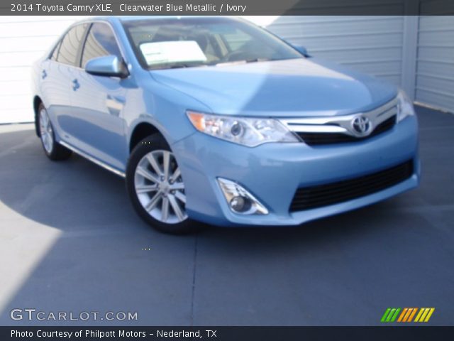 2014 Toyota Camry XLE in Clearwater Blue Metallic