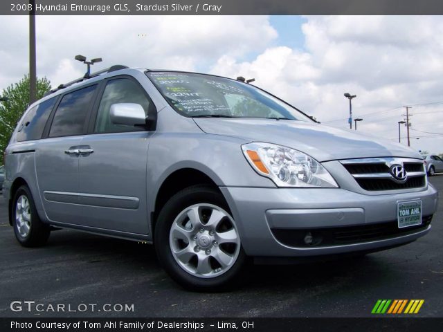 2008 Hyundai Entourage GLS in Stardust Silver
