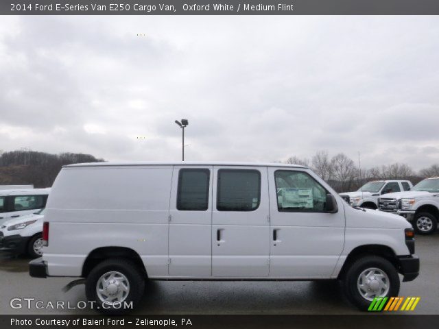 2014 Ford E-Series Van E250 Cargo Van in Oxford White
