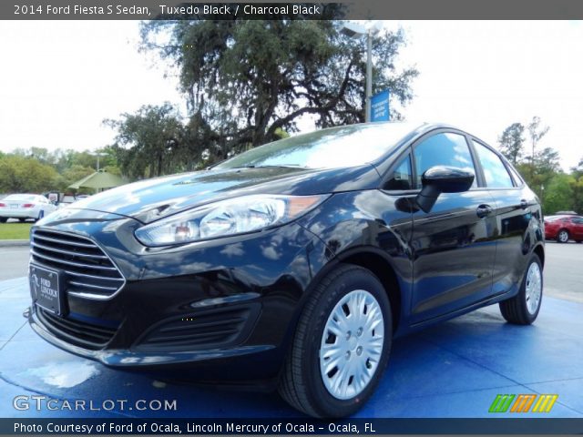 2014 Ford Fiesta S Sedan in Tuxedo Black