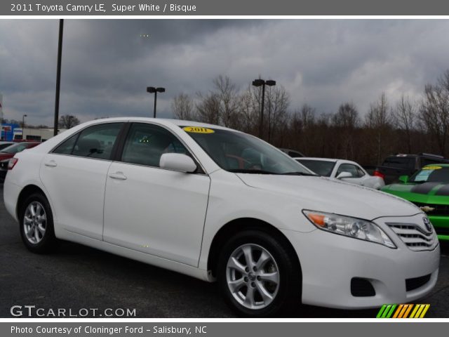2011 Toyota Camry LE in Super White