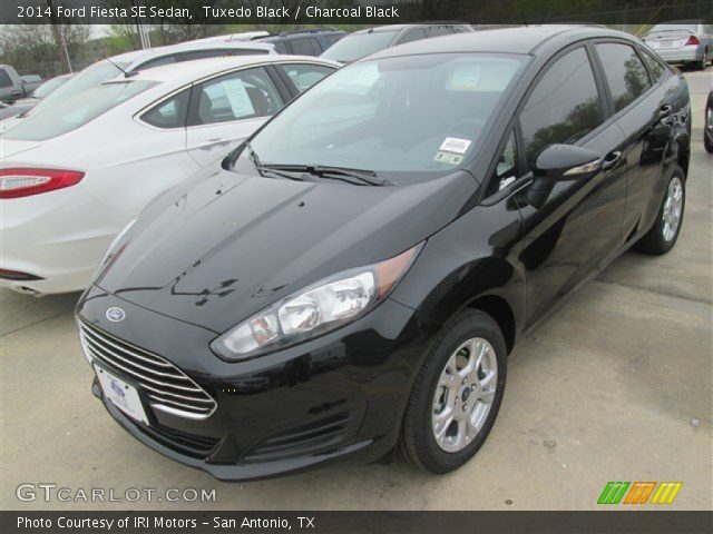 2014 Ford Fiesta SE Sedan in Tuxedo Black
