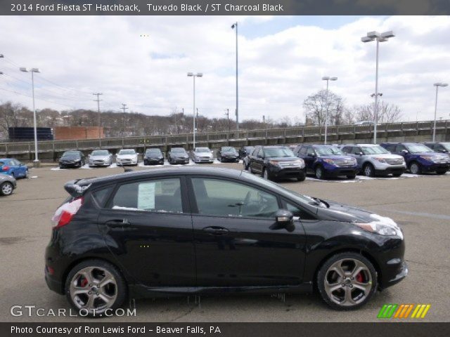 2014 Ford Fiesta ST Hatchback in Tuxedo Black
