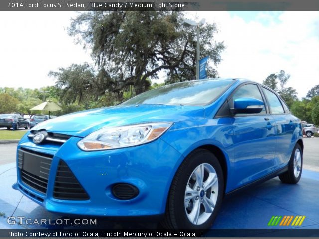 2014 Ford Focus SE Sedan in Blue Candy